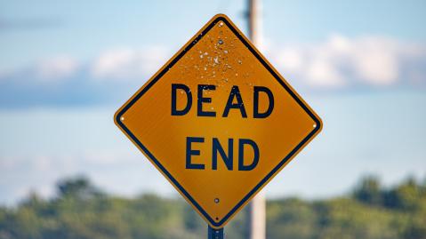 Street sign with "dead end"